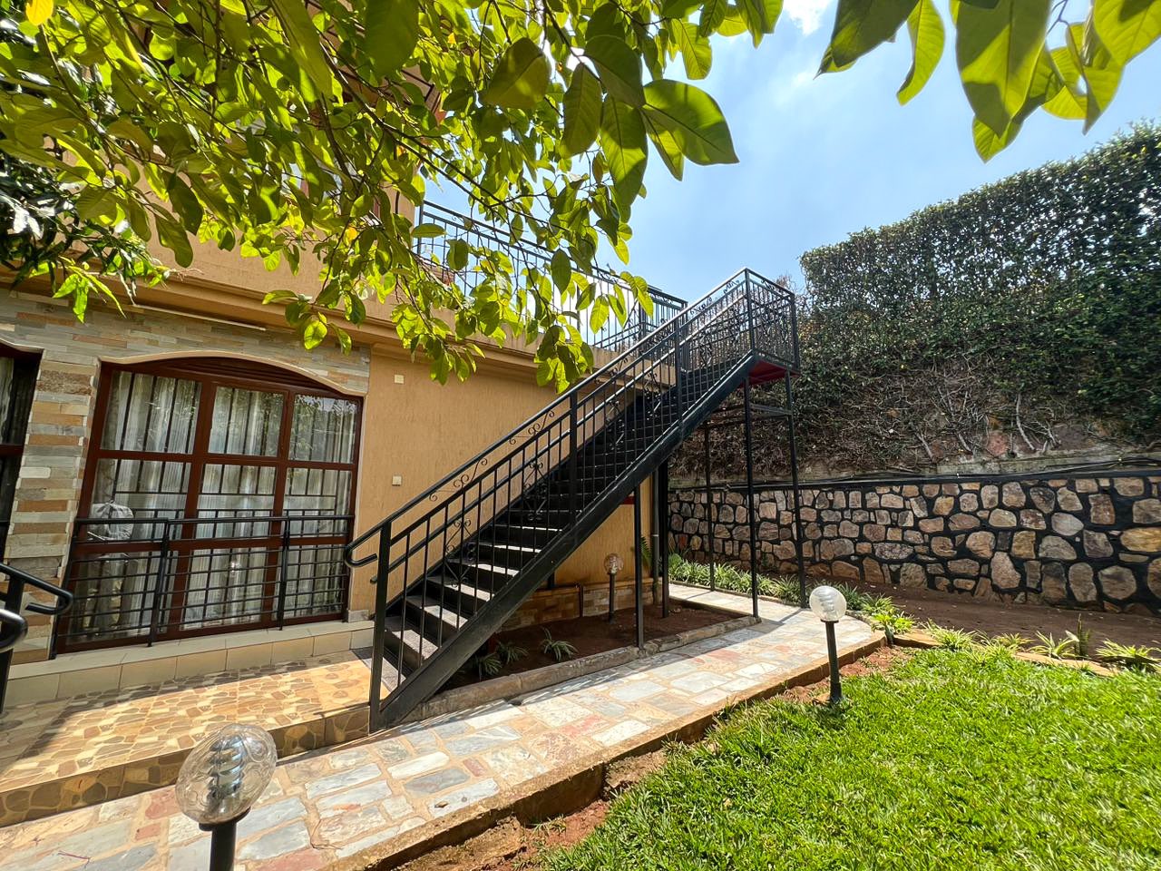 CR O25 RESIDENTIAL HOUSE FOR RENT IN KICUKIRO