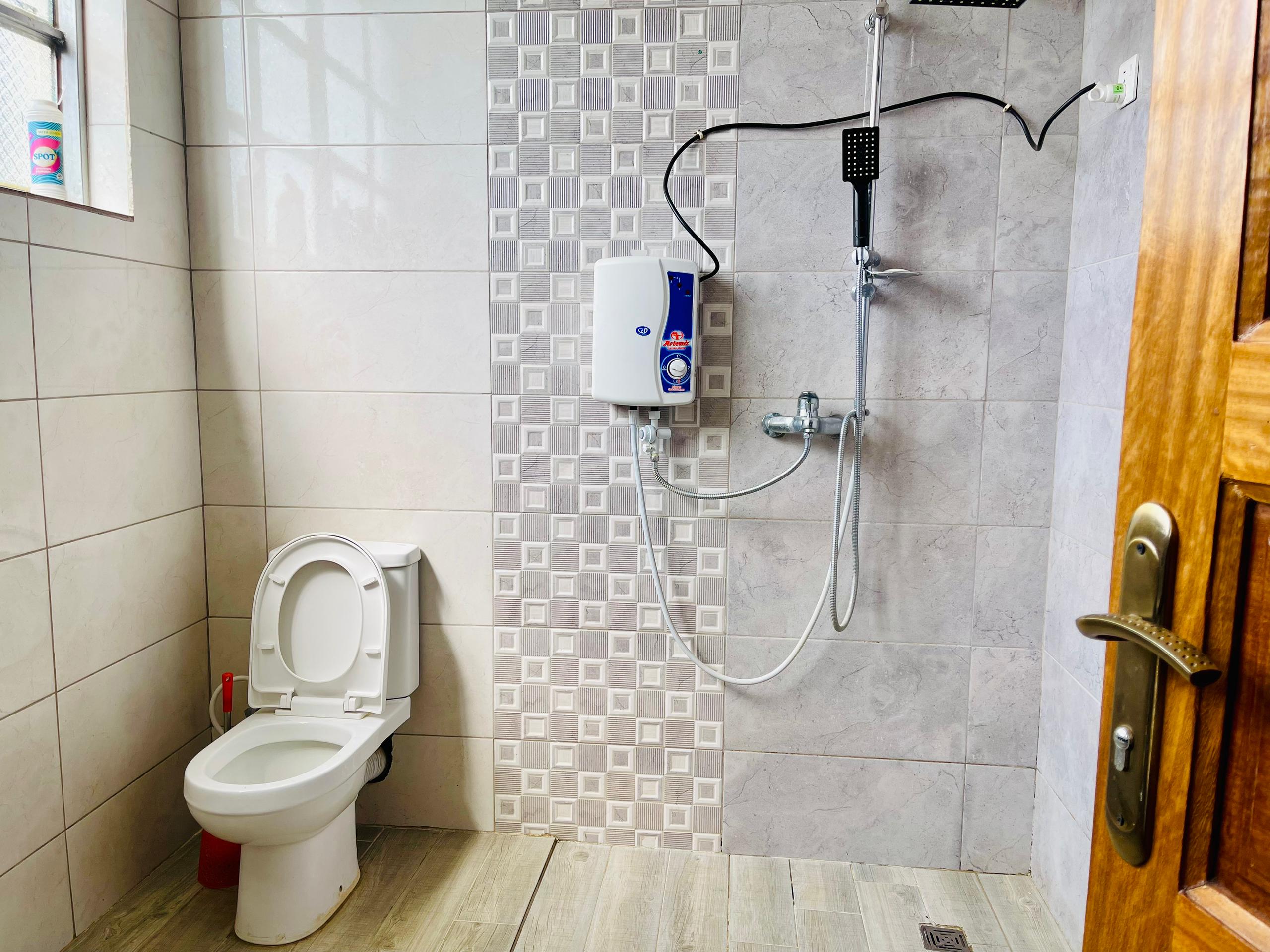CR O26 RESIDENTIAL HOUSE FOR SALE AND RENT IN REBERO