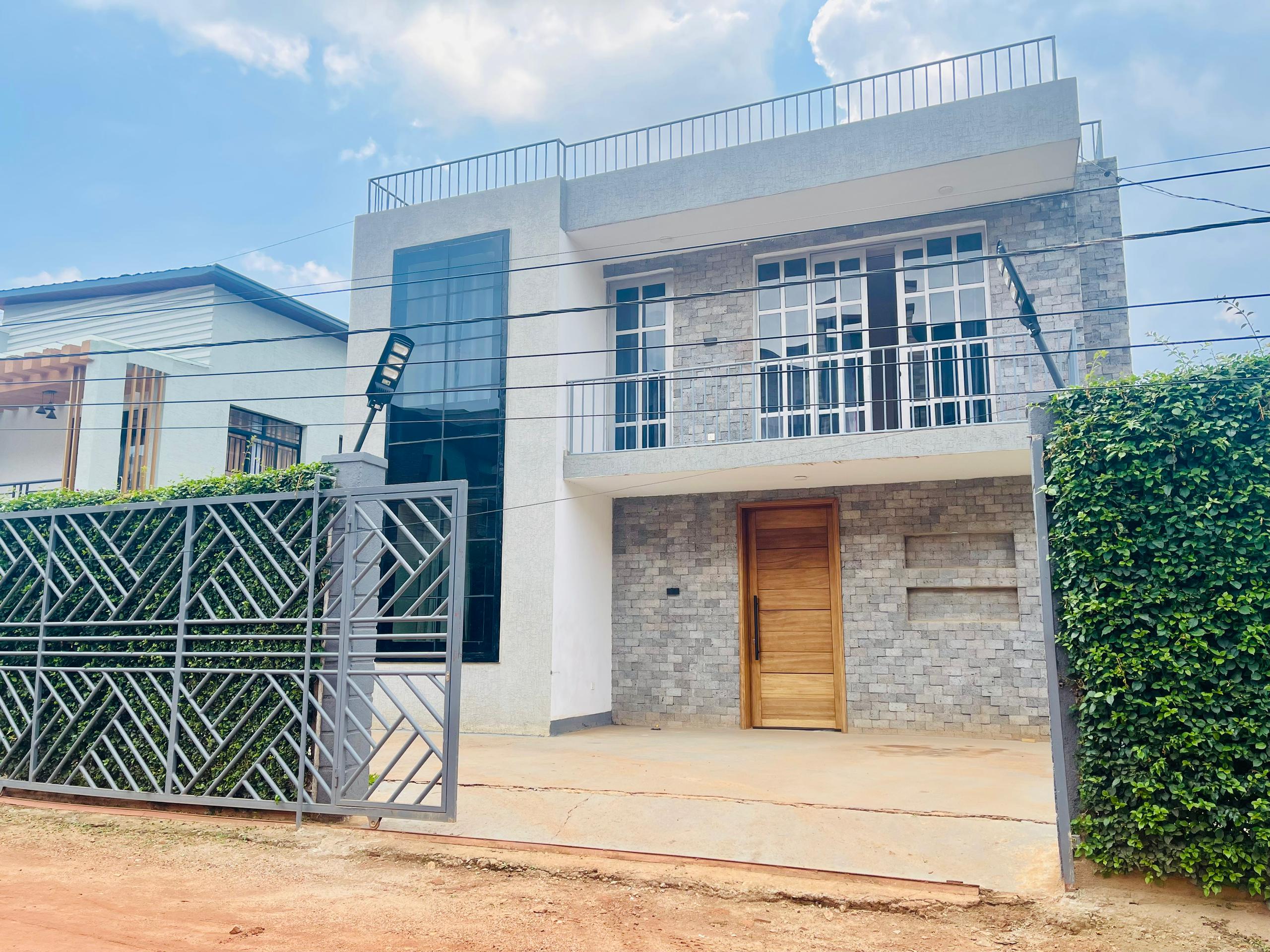 CR O26 RESIDENTIAL HOUSE FOR SALE AND RENT IN REBERO