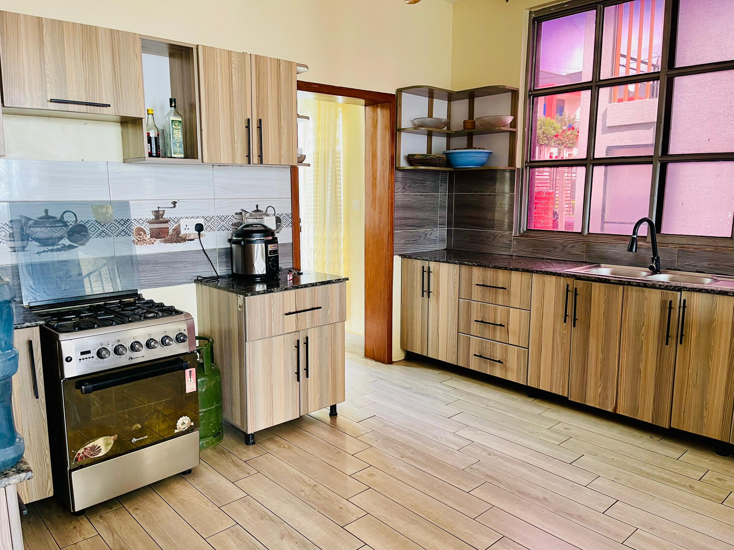 CR O26 RESIDENTIAL HOUSE FOR SALE AND RENT IN REBERO
