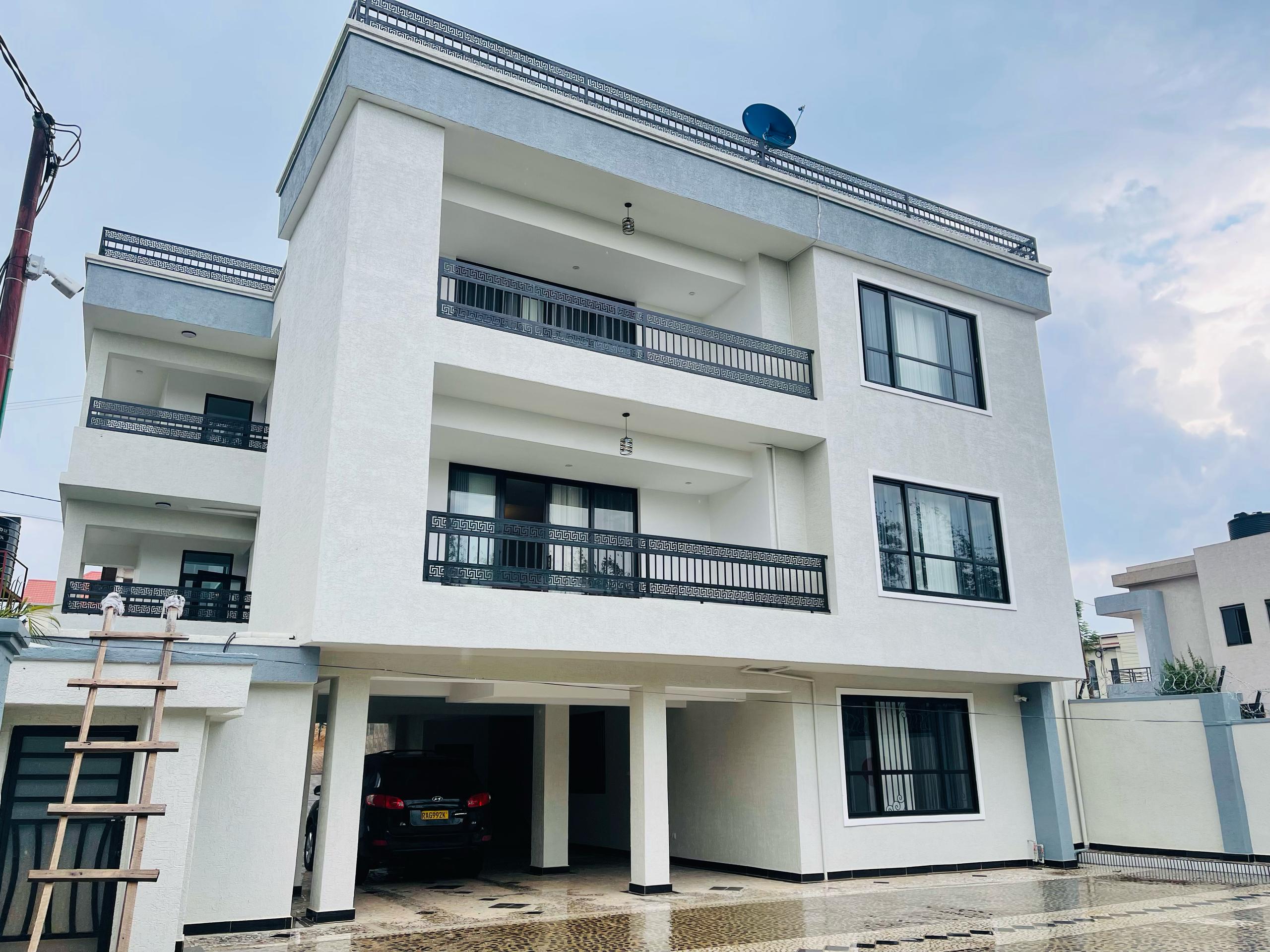 CR 034 HOUSE FOR RENT IN RUSORORO