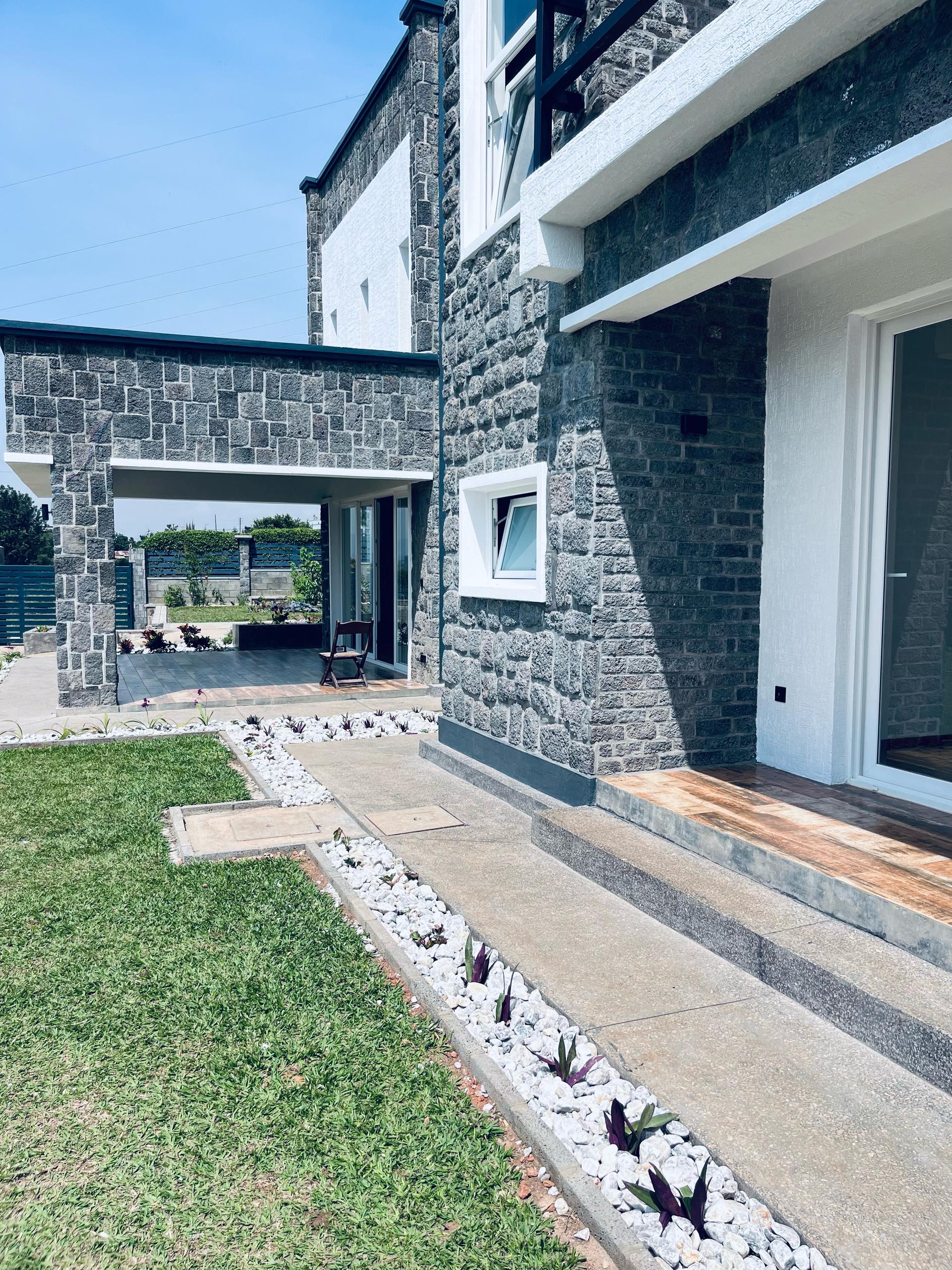 CR 045 RESIDENTIAL HOUSE FOR RENT IN KINYINYA