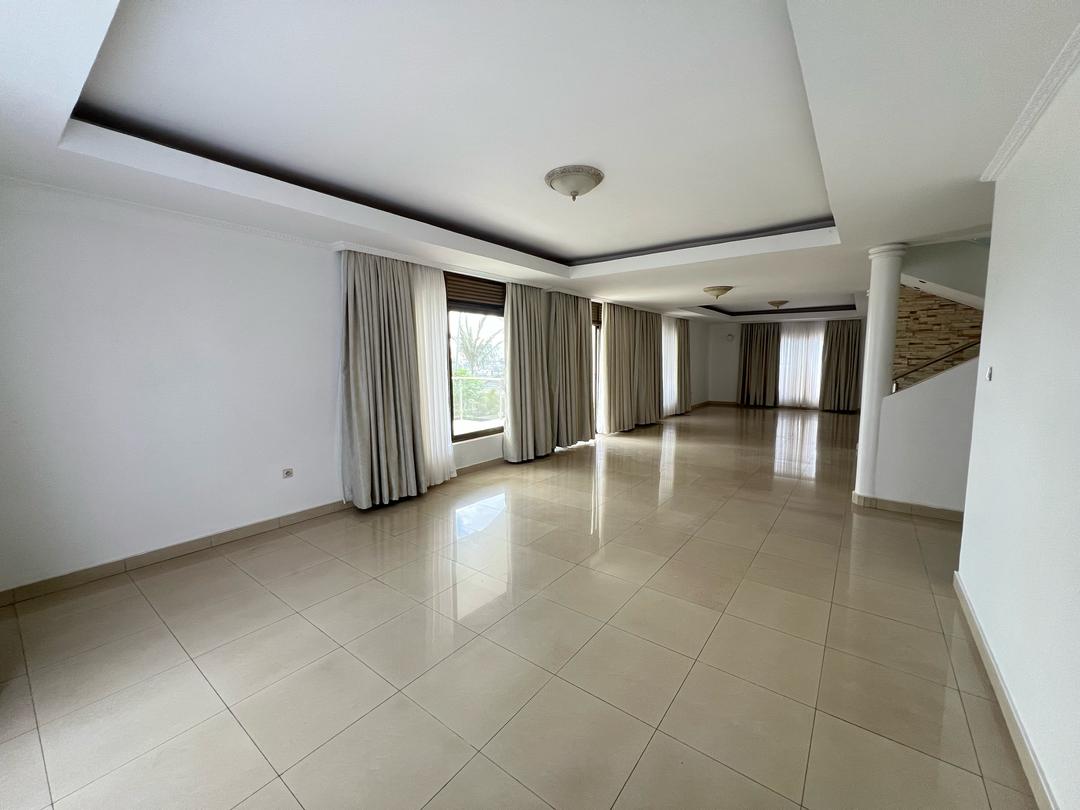 CR 047 House for rent in Gacuriro