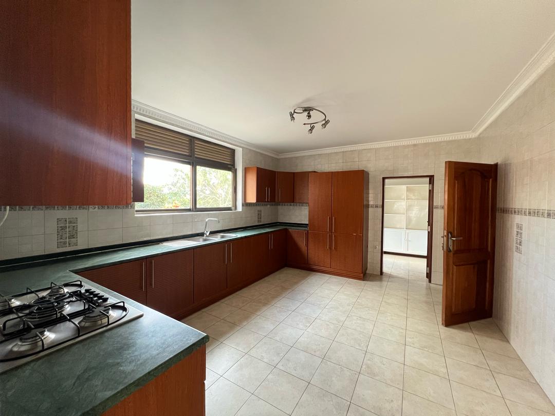 CR 047 House for rent in Gacuriro