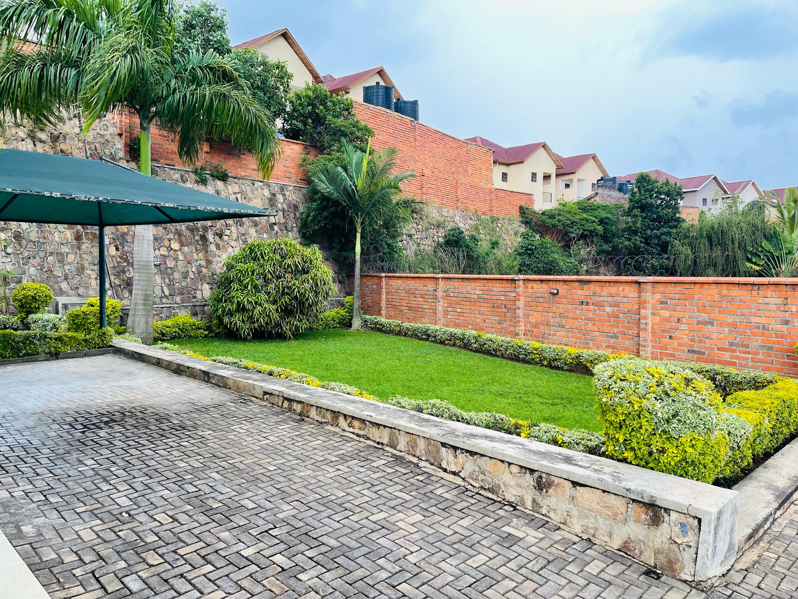 CR 048 House for rent in Gacuriro