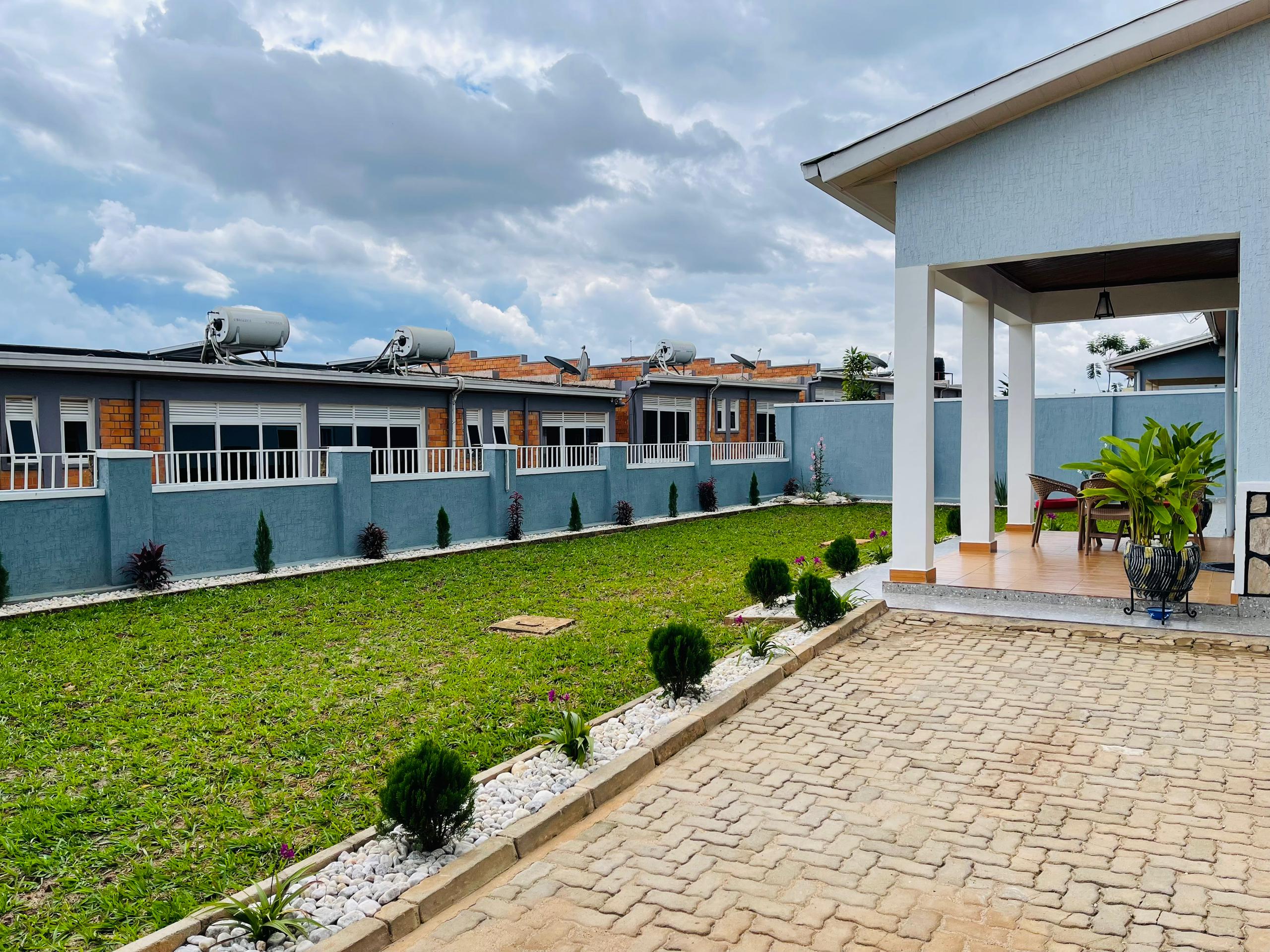 CR 059 RESIDENTIAL HOUSE FOR RENT IN REMERA