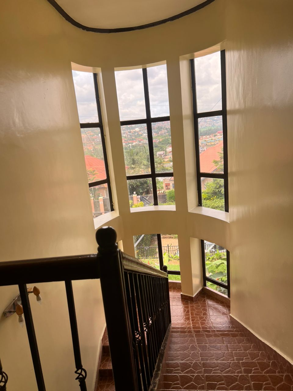 CR 060 RESIDENTIAL HOUSE FOR RENT/SALE IN GACURIRO