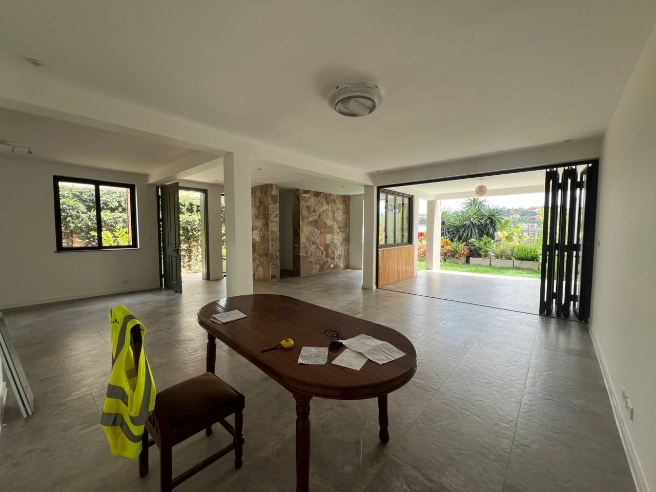 CR 061 RESIDENTIAL HOUSE FOR RENT IN NYARUTARAMA