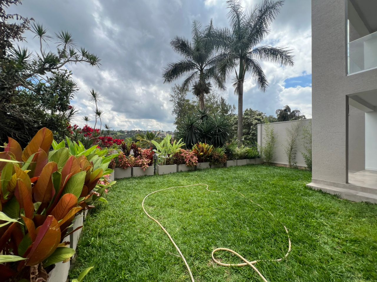 CR 061 RESIDENTIAL HOUSE FOR RENT IN NYARUTARAMA