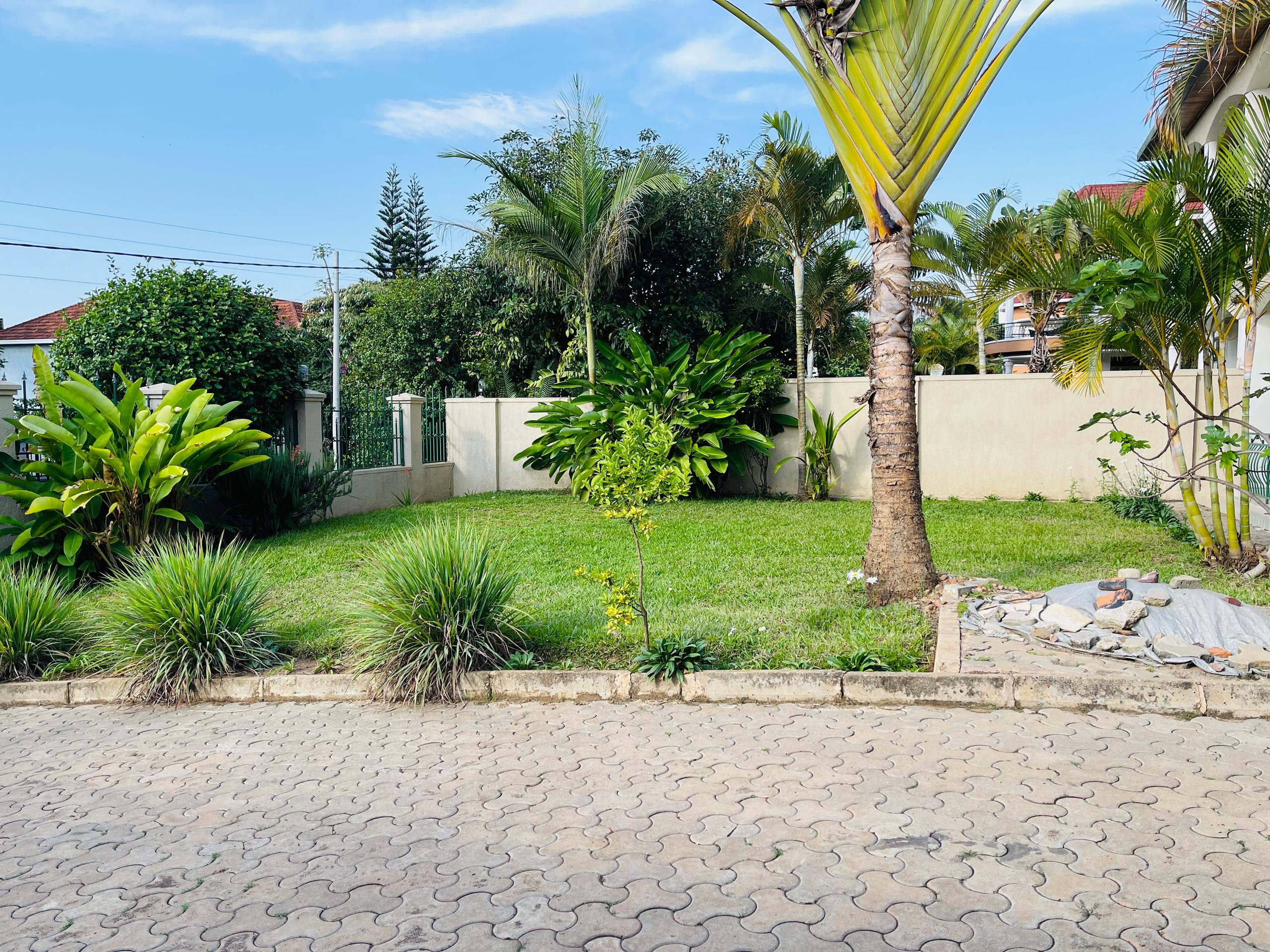 CR 067 RESIDENTIAL HOUSE FOR RENT IN GACURIRO