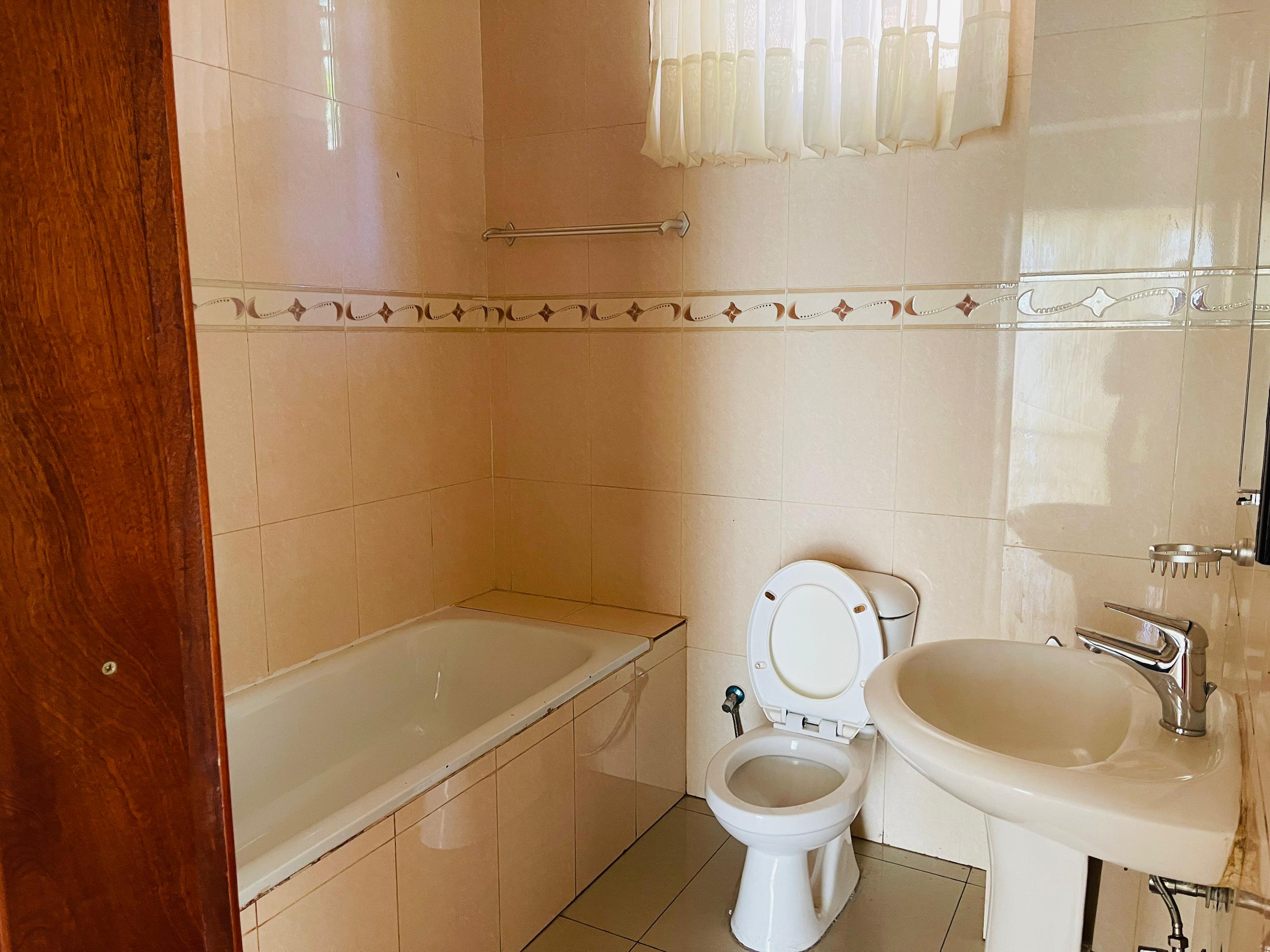CR 067 RESIDENTIAL HOUSE FOR RENT IN GACURIRO