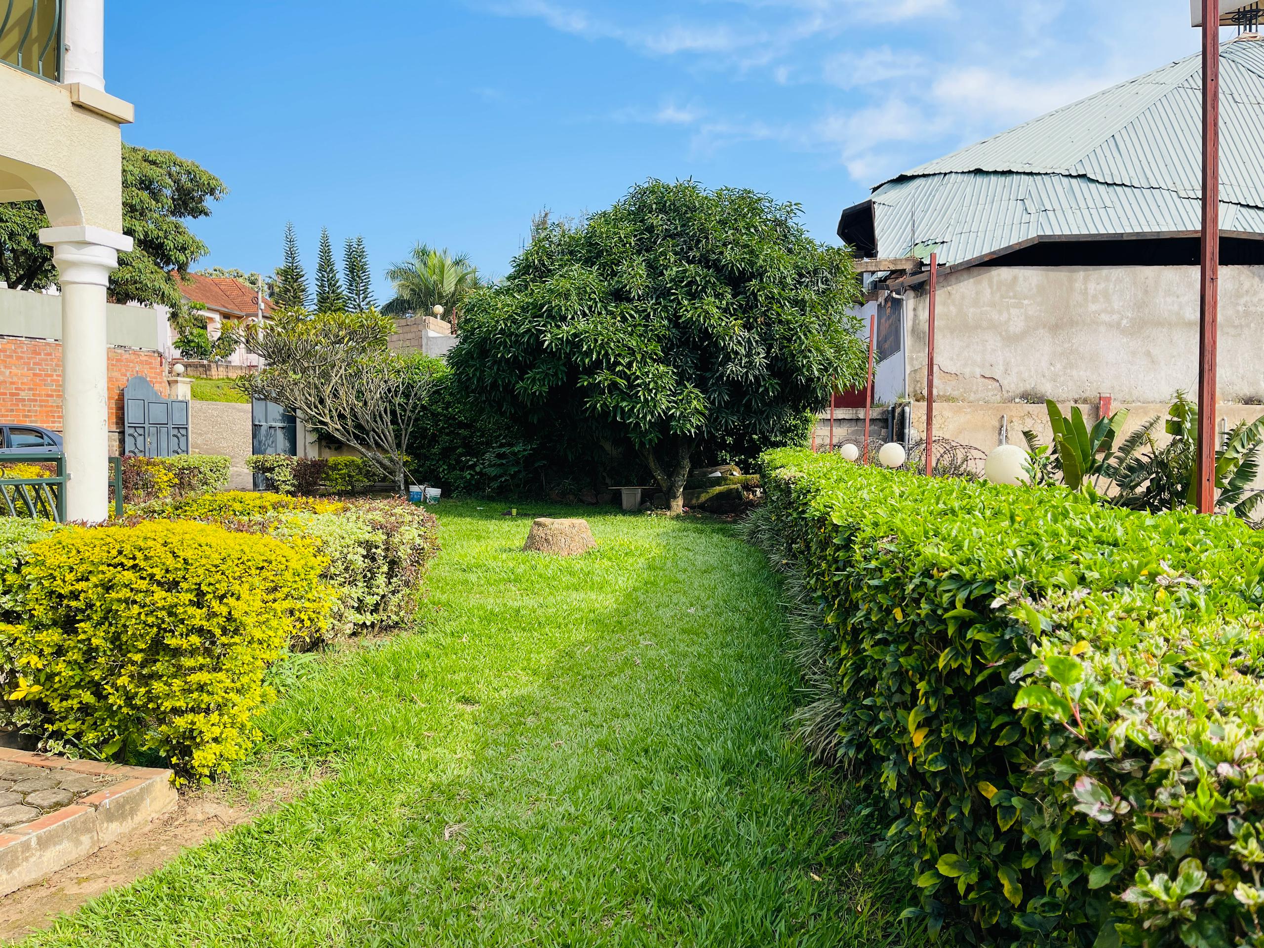CR 068 RESIDENTIAL HOUSE FOR RENT IN NYARUTARAMA