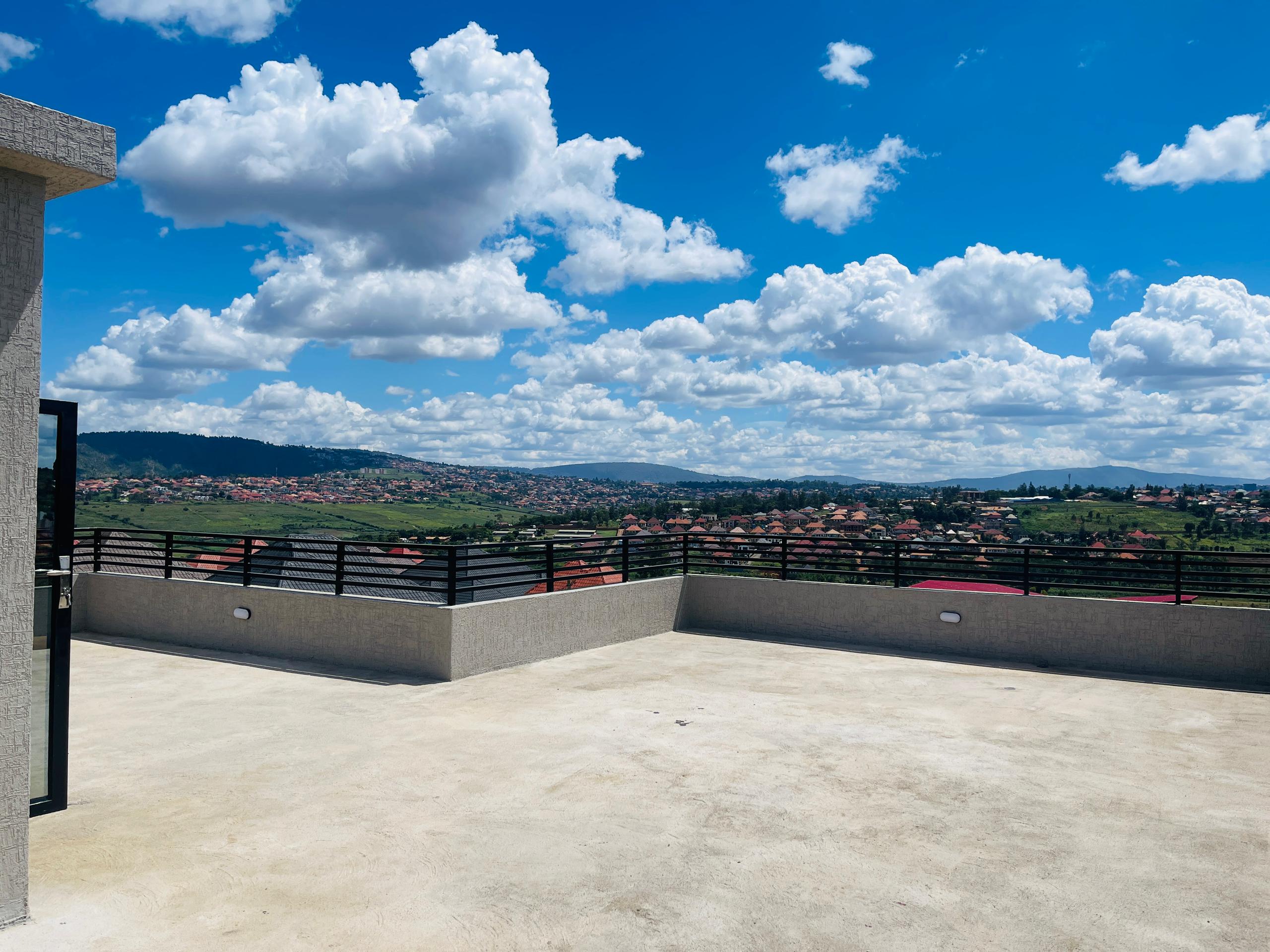 CR 070 RESIDENTIAL HOUSE FOR RENT IN BUSANZA