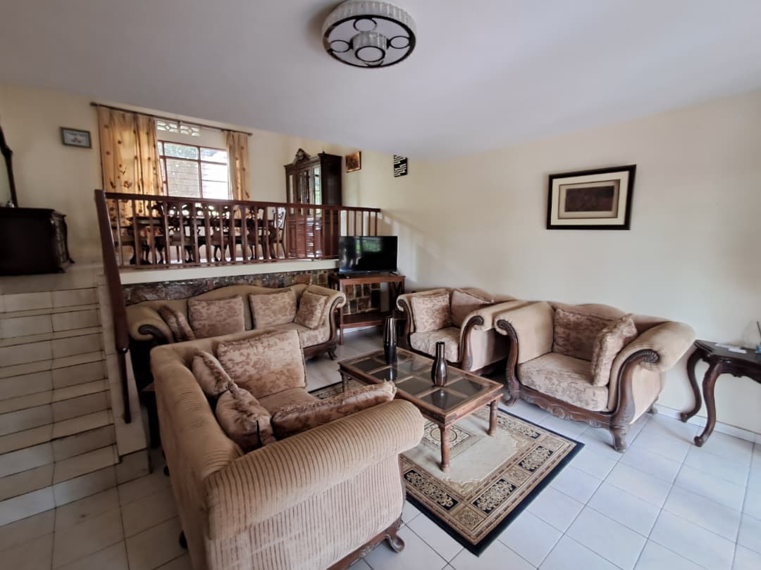 CR 093 HOUSE FOR RENT IN GACURIRO