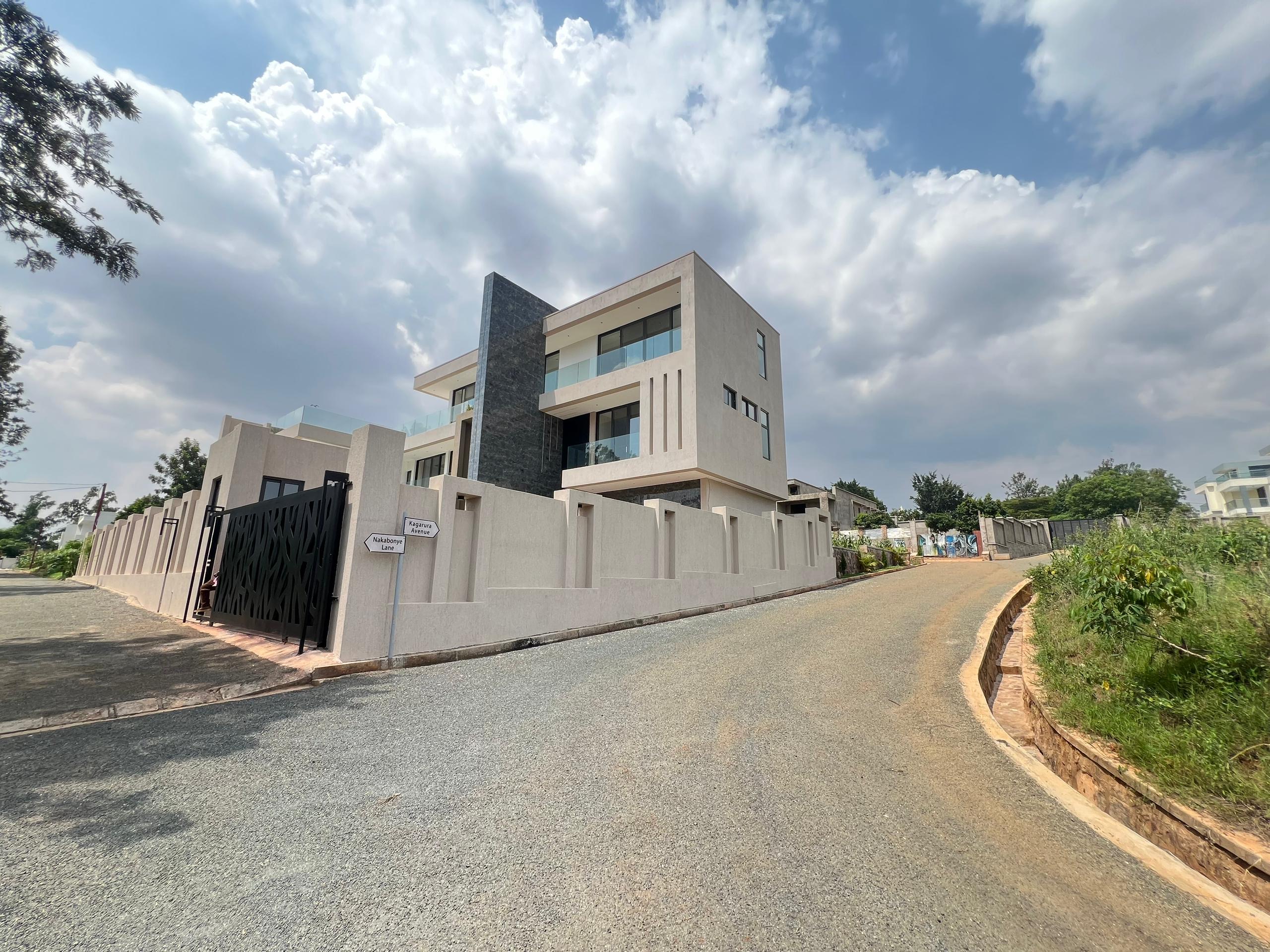 CR 104 HOUSE FOR SALE IN RUSORORO