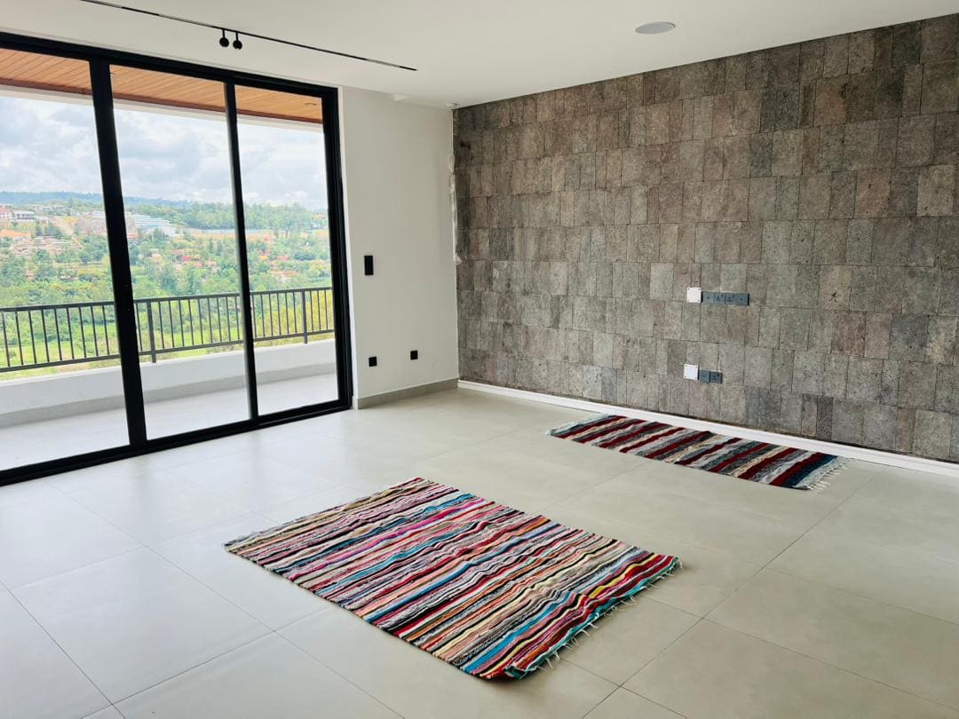 CR 122 RESIDENTIAL HOUSE FOR SALE IN GACURIRO