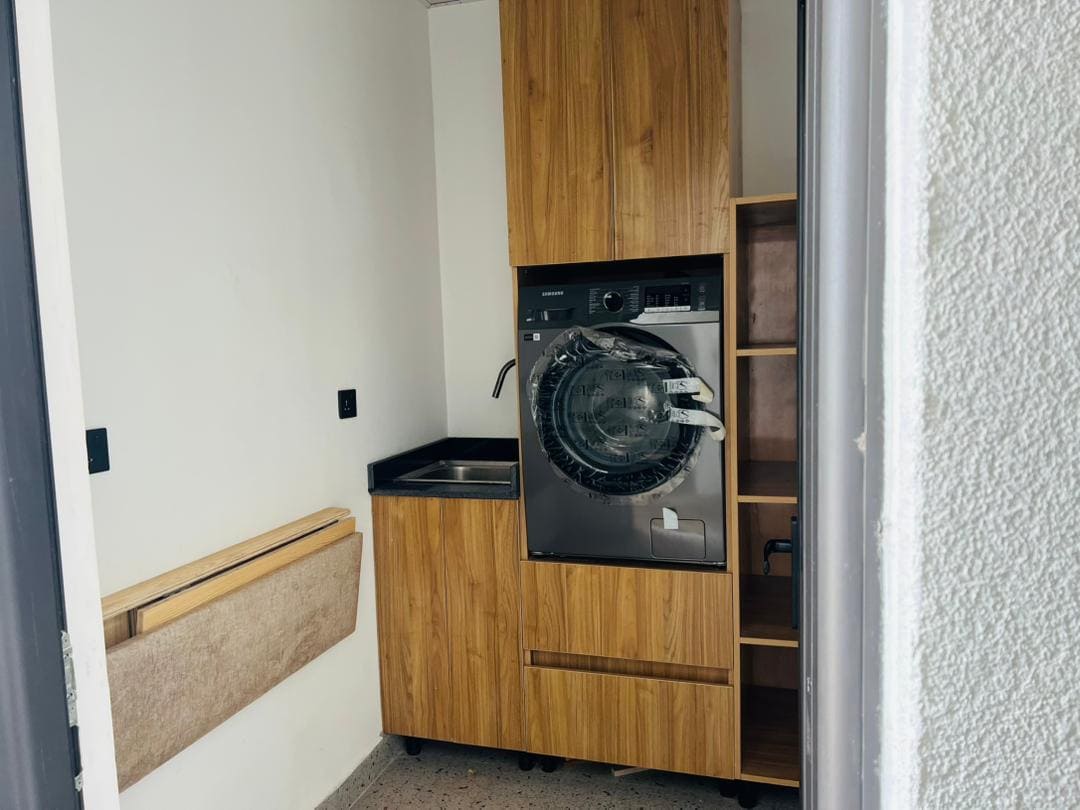 CR 122 RESIDENTIAL HOUSE FOR SALE IN GACURIRO