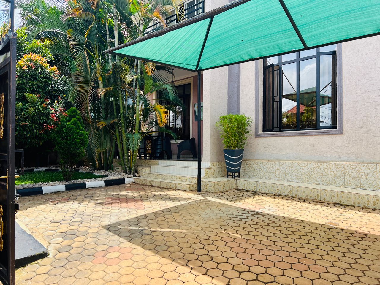 CR 126 RESIDENTIAL HOUSE FOR RENT IN RUSORORO