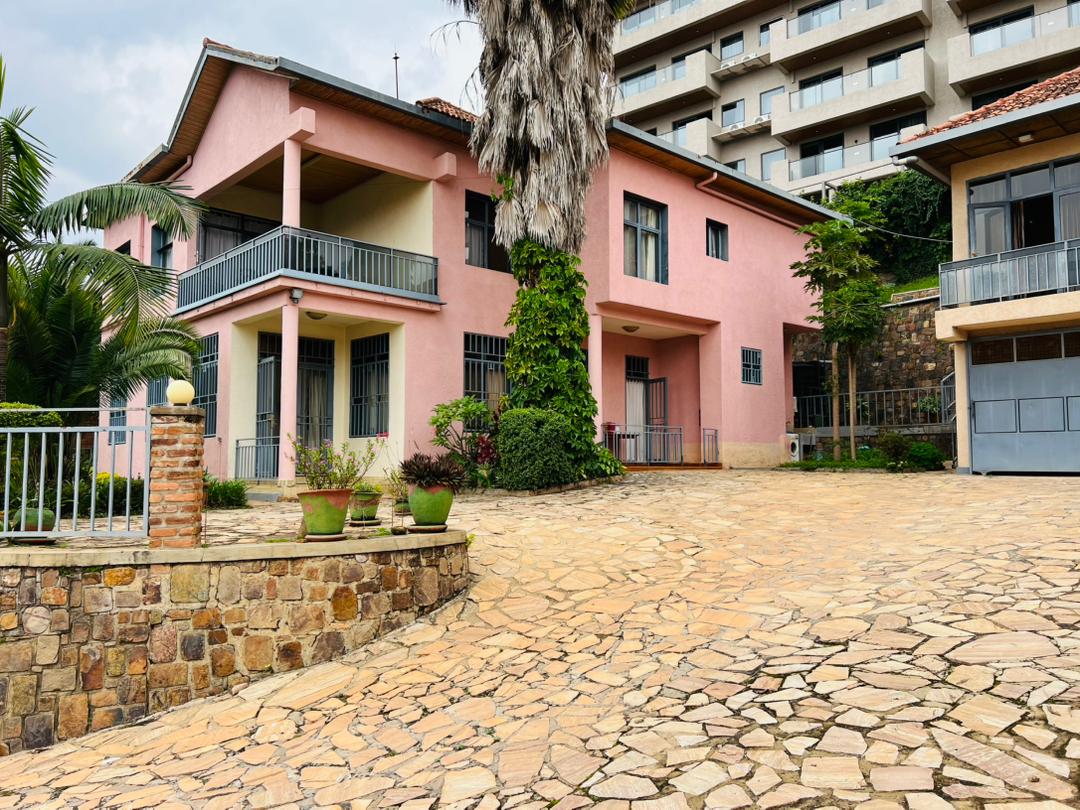 CR 131 RESIDENTIAL HOUSE FOR SALE IN NYARUTARAMA