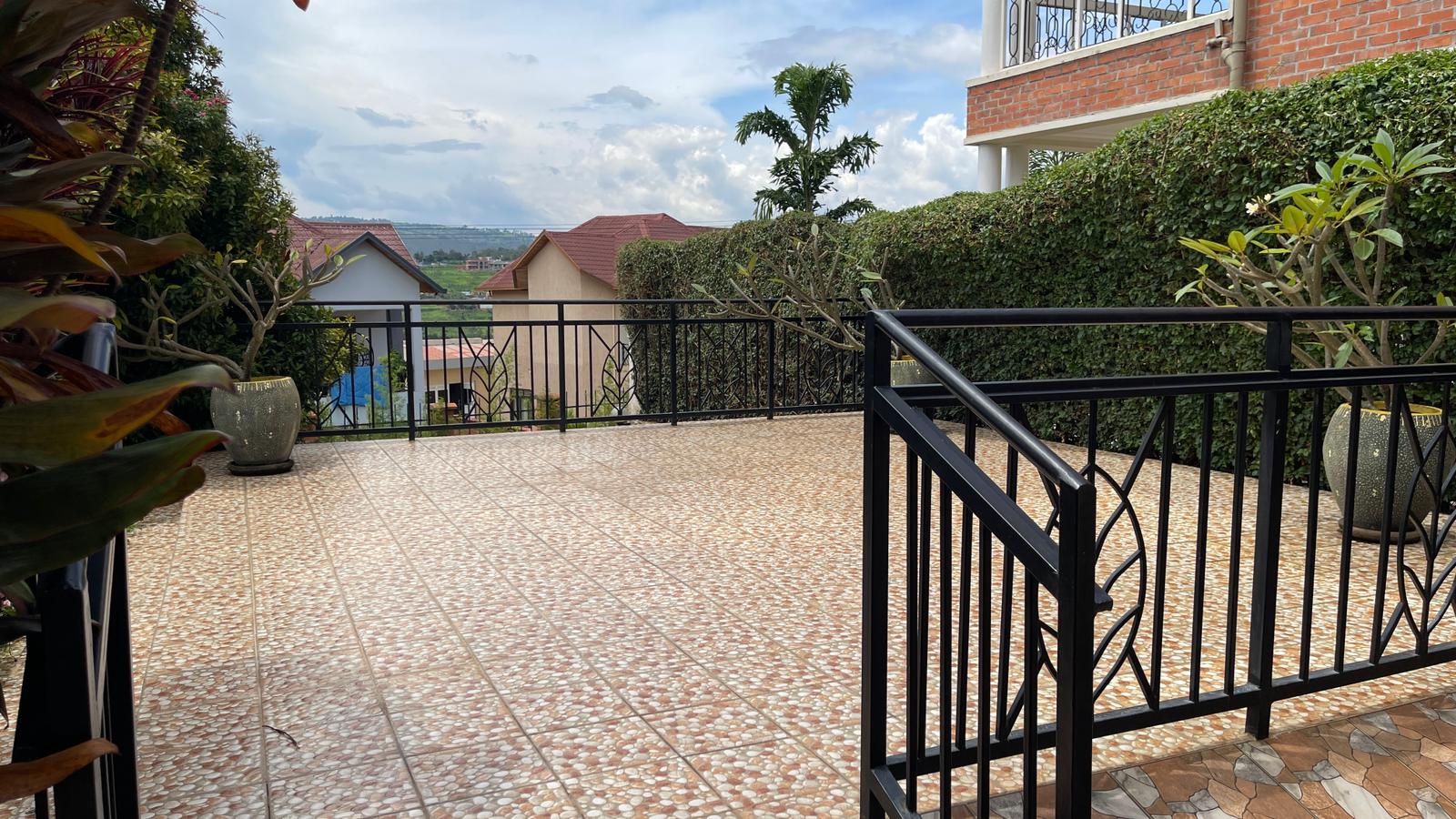 CR 138 RESIDENTIAL HOUSE FOR RENT IN GACURIRO