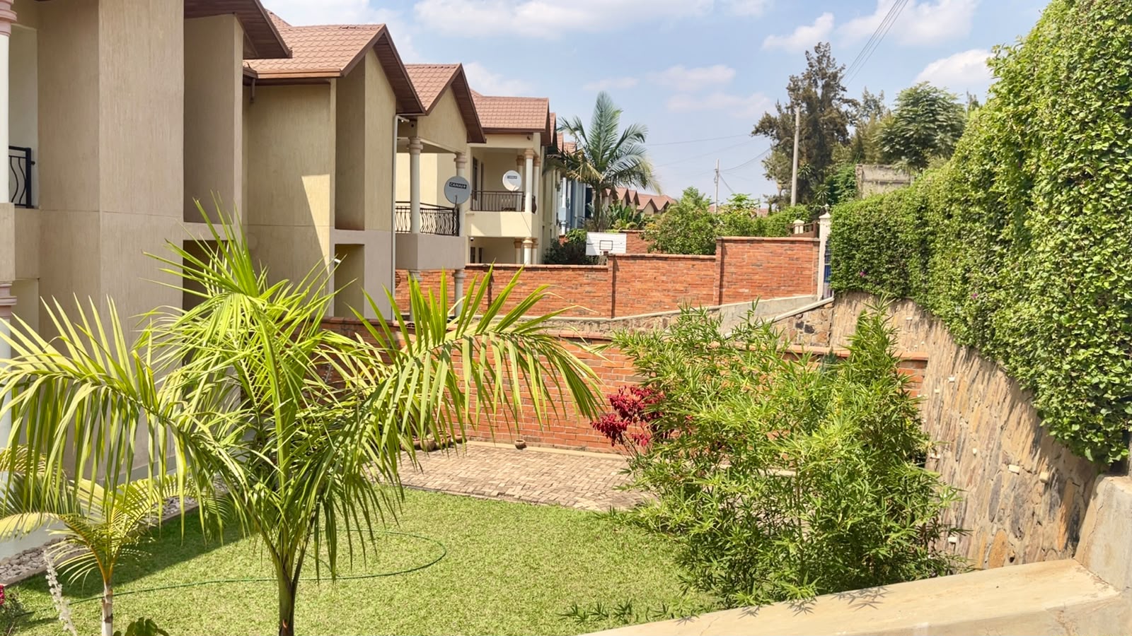 CR 150 RESIDENTIAL HOUSE FOR RENT IN GACURIRO